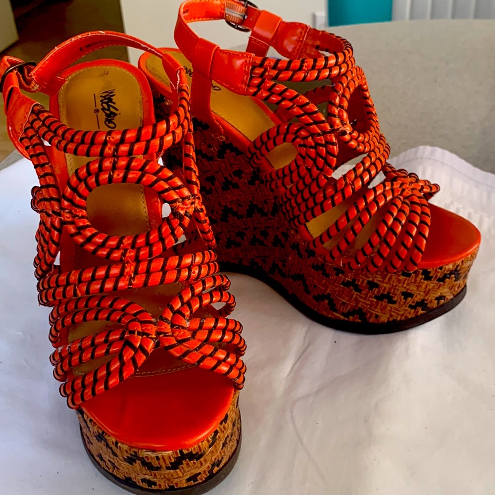 Massimo ladies summer time 5&1/2” heels. Size 6
